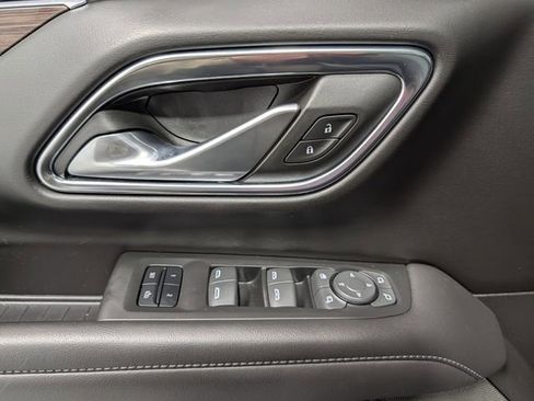 Used 2022 Chevrolet Tahoe LT w/ Luxury Package image 17