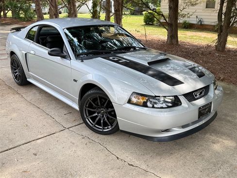 Used 2001 Ford Mustang GT RWD image 28