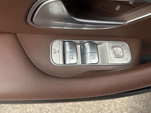 Used 2024 Mercedes-Benz GLE 350 4MATIC image 17
