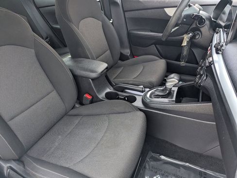 Used 2023 Kia Forte LXS image 8