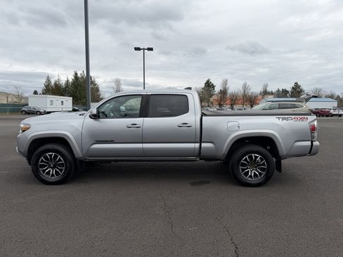 Used 2020 Toyota Tacoma TRD Sport w/ Blackout Package image 5