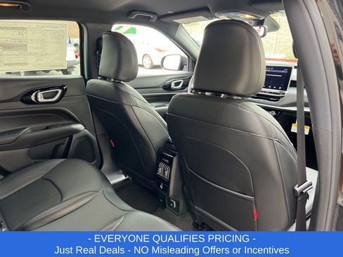 New 2026 Jeep Compass Trailhawk image 24