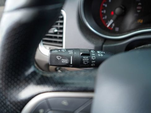 Used 2020 Dodge Durango SXT w/ 3rd Row Seating Group RWD image 31