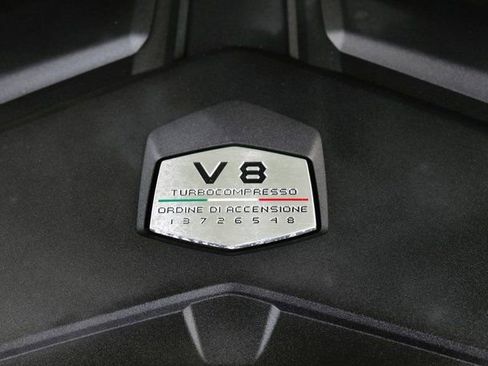 Used 2022 Lamborghini Urus image 36