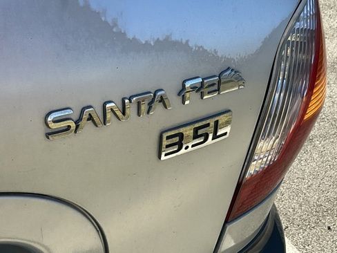 Used 2004 Hyundai Santa Fe GLS image 9