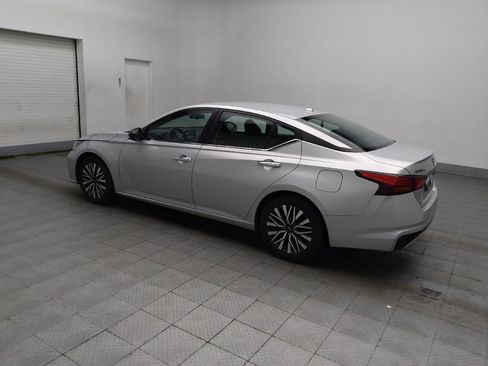 Used 2024 Nissan Altima 2.5 SV image 3