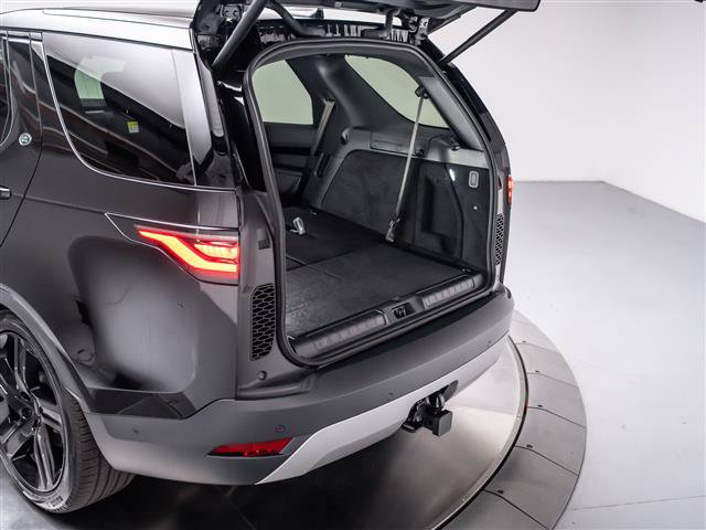 New 2026 Land Rover Discovery S AWD/4WD image 32
