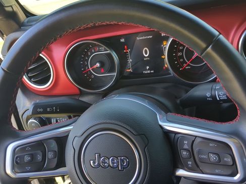 Used 2022 Jeep Gladiator Rubicon w/ Safety Group AWD/4WD image 14