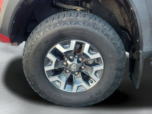 Used 2018 Toyota Tacoma TRD Off-Road AWD/4WD image 26