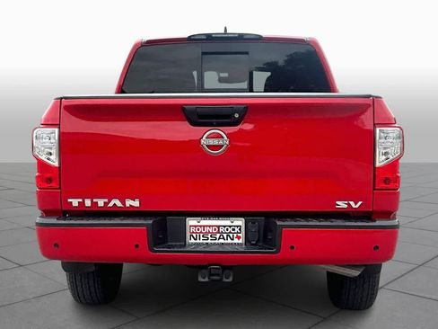 Used 2023 Nissan Titan SV w/ SV Convenience Package image 4
