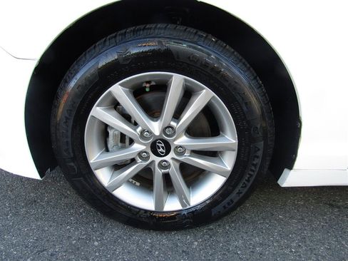 Used 2015 Hyundai Sonata SE image 13