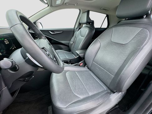 Used 2023 Kia Niro FWD image 13