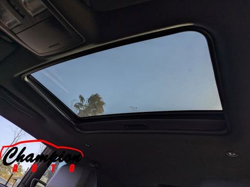 Used 2015 Dodge Challenger R/T Plus image 17