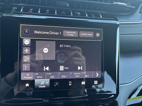 New 2025 Jeep Grand Cherokee Laredo X w/ Luxury Tech Group I image 25