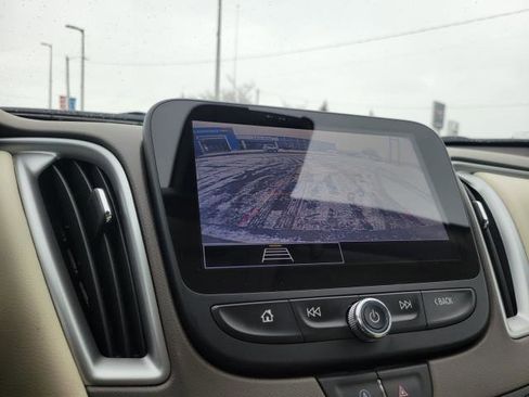 Used 2022 Chevrolet Malibu LT w/ Leather Package image 19