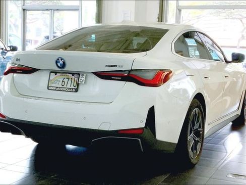 Used 2023 BMW i4 eDrive35 w/ Premium Package image 6