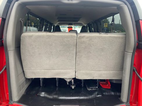 Used 2019 Chevrolet Express 3500 LS RWD image 30
