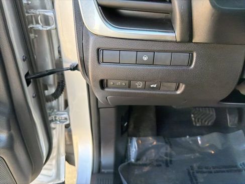 Used 2023 Nissan Rogue SV w/ SV Premium B Package image 19