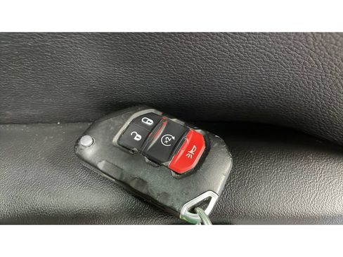 Used 2025 Jeep Wrangler Unlimited Sahara AWD/4WD image 19