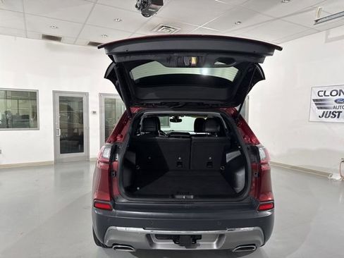 Used 2019 Jeep Cherokee Limited w/ Trailer Tow Group image 12