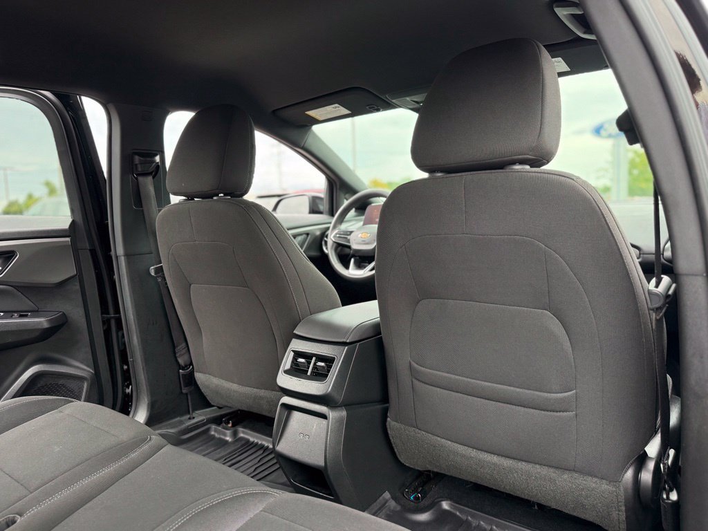 Used 2026 Chevrolet Equinox EV LT FWD image 16