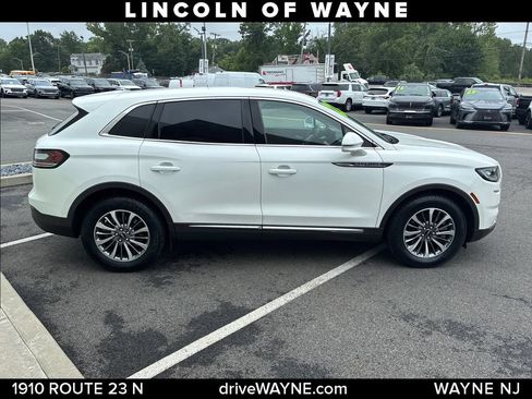 Certified 2022 Lincoln Nautilus AWD w/ Premium Package image 9