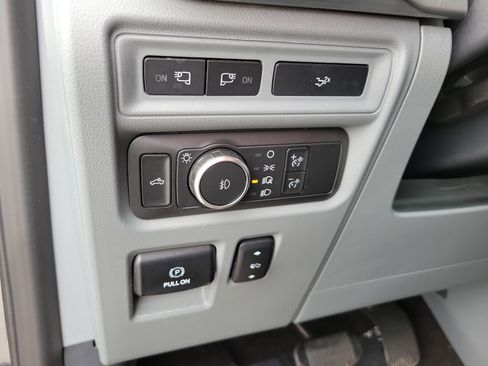 Used 2022 Ford F150 Lariat image 31