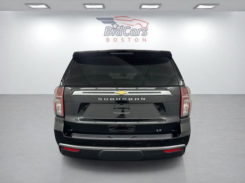 Used 2024 Chevrolet Suburban LT image 5