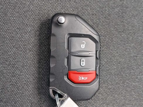 Used 2025 Jeep Gladiator Sport AWD/4WD image 28