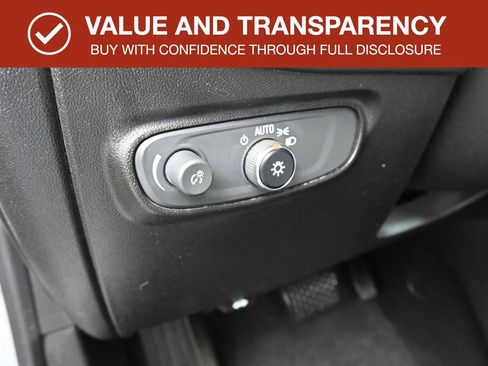 Used 2020 Chevrolet Equinox LT image 20