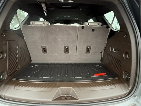 Used 2022 GMC Yukon SLT w/ SLT Luxury Package image 10