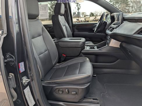Used 2023 Chevrolet Suburban Premier image 18