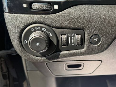 Used 2023 Jeep Cherokee Altitude Lux AWD/4WD image 21