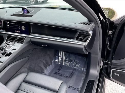 Used 2023 Porsche Panamera Platinum Edition image 17