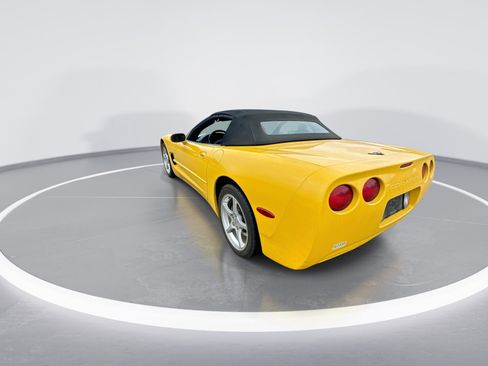 Used 2002 Chevrolet Corvette Convertible w/ Preferred Equipment Group2 RWD image 6