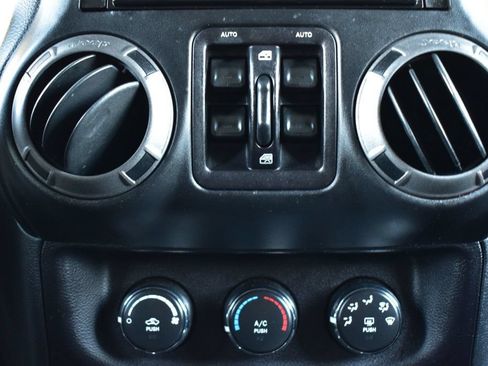 Used 2016 Jeep Wrangler Unlimited Sport w/ Quick Order Package 24S AWD/4WD image 29