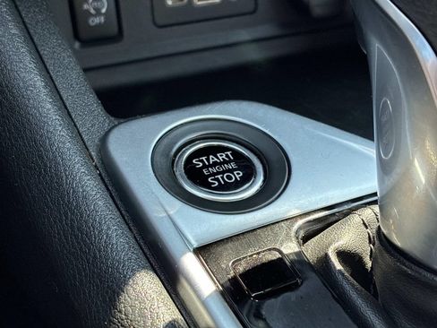 Used 2024 Nissan Sentra SV FWD image 33