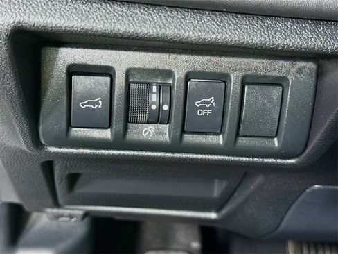 Certified 2025 Subaru Outback Limited image 22