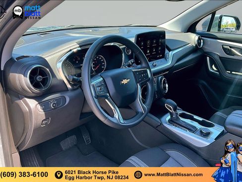 Used 2025 Chevrolet Blazer LT AWD/4WD image 13