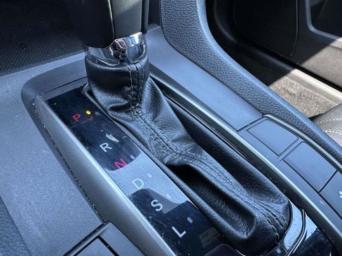 Used 2019 Honda Civic EX-L image 22