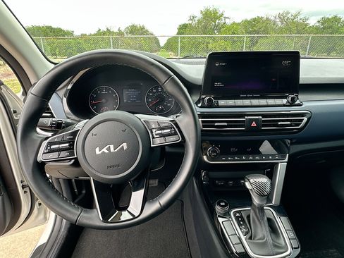 Used 2022 Kia Seltos S FWD image 11