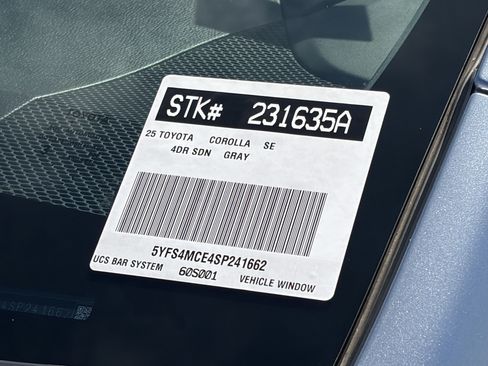 Certified 2025 Toyota Corolla SE FWD image 31