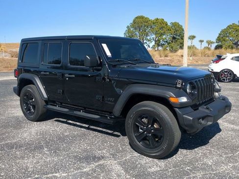 Used 2022 Jeep Wrangler Unlimited Sport image 2