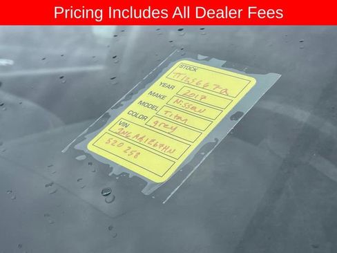 Used 2017 Nissan Titan SV RWD image 3