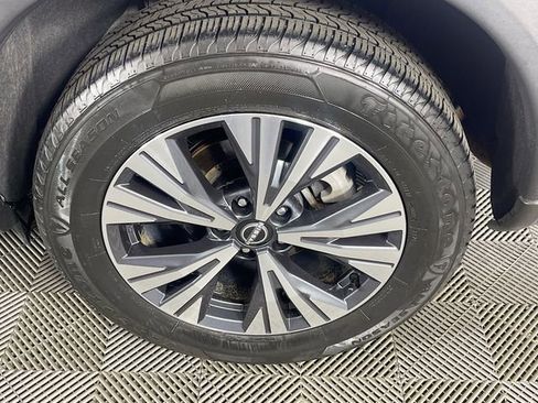 Used 2022 Nissan Rogue SV image 31