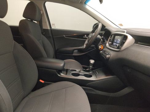 Used 2020 Kia Sorento LX FWD image 21