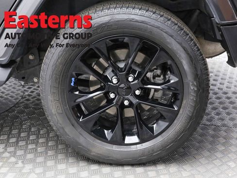 Used 2022 Jeep Wrangler Unlimited Sahara 4xe w/ Cold Weather Group image 8