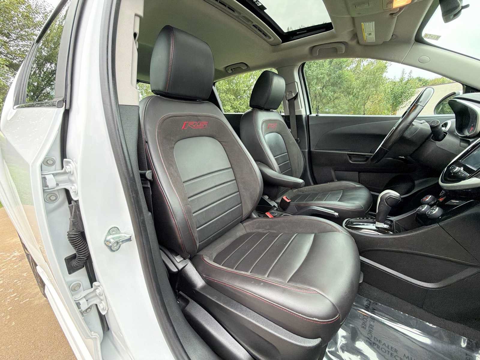 Used 2017 Chevrolet Sonic Premier w/ Driver Confidence Package FWD image 19