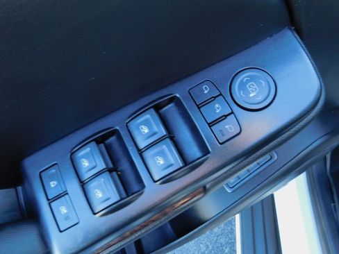 Used 2017 GMC Yukon SLT image 28