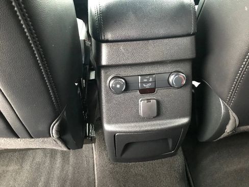 Used 2019 Ford Explorer XLT w/ Equipment Group 202A image 39